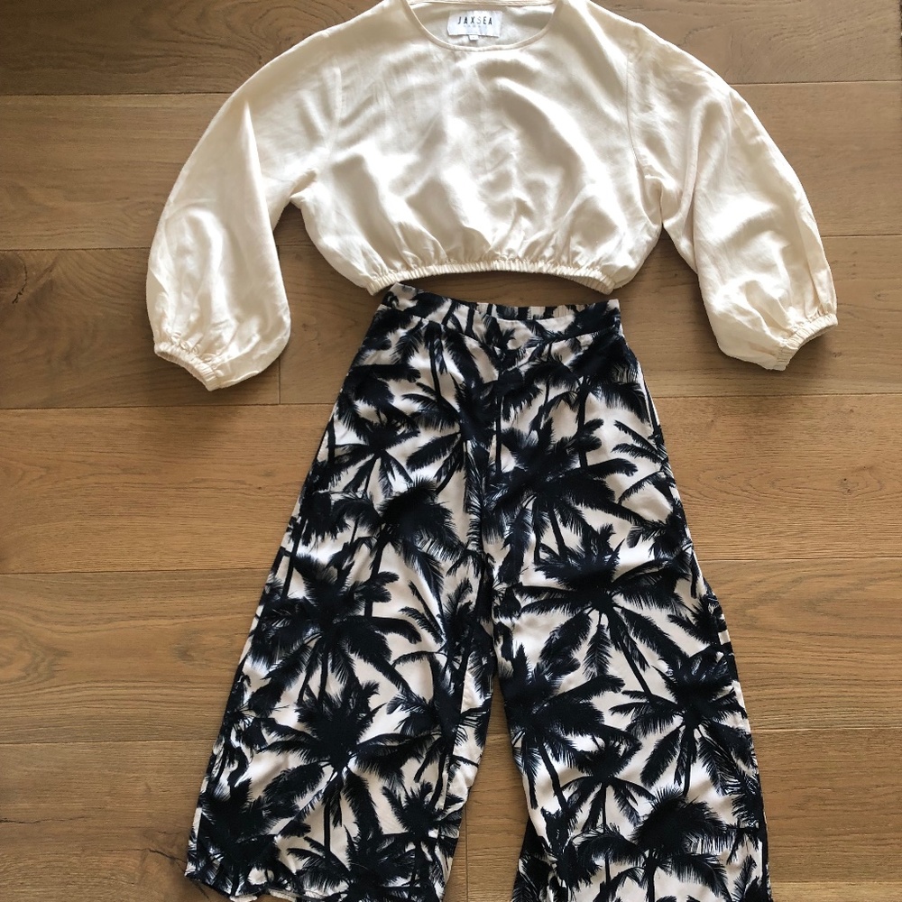 Tropical style Resort wear wide leg crop pant with pretty puff sleeve top